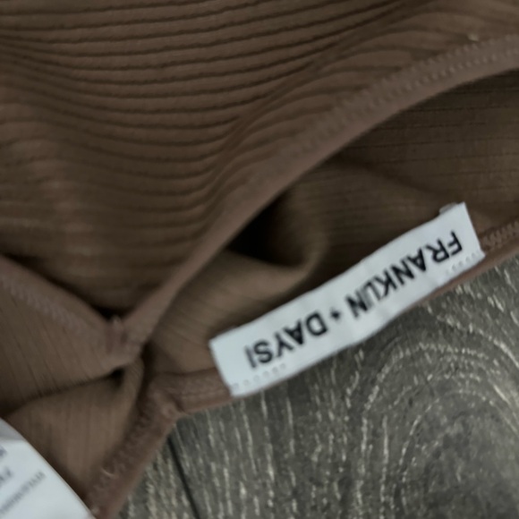 Brown Ribbed Knit Tank Top - Franklin&Daysi - Picture 5 of 5